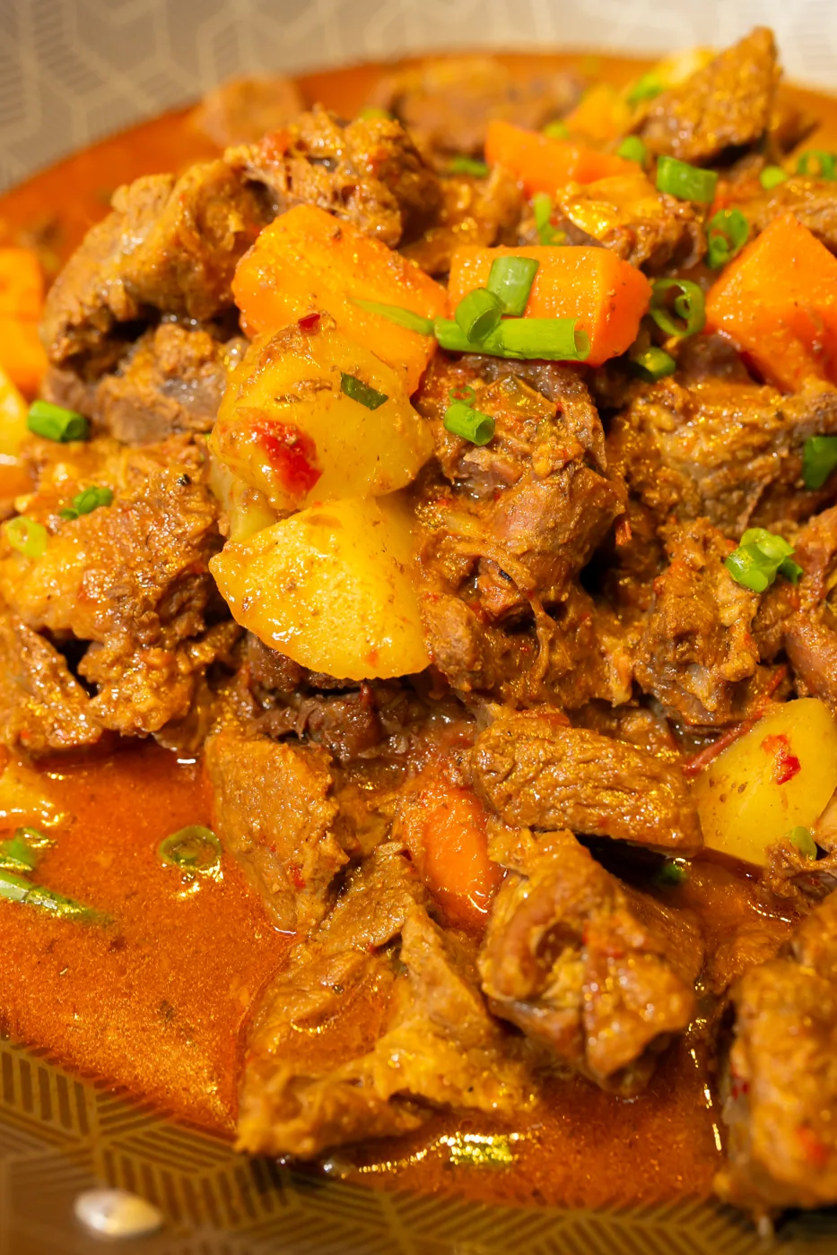 Carne de panela com batata e cenoura